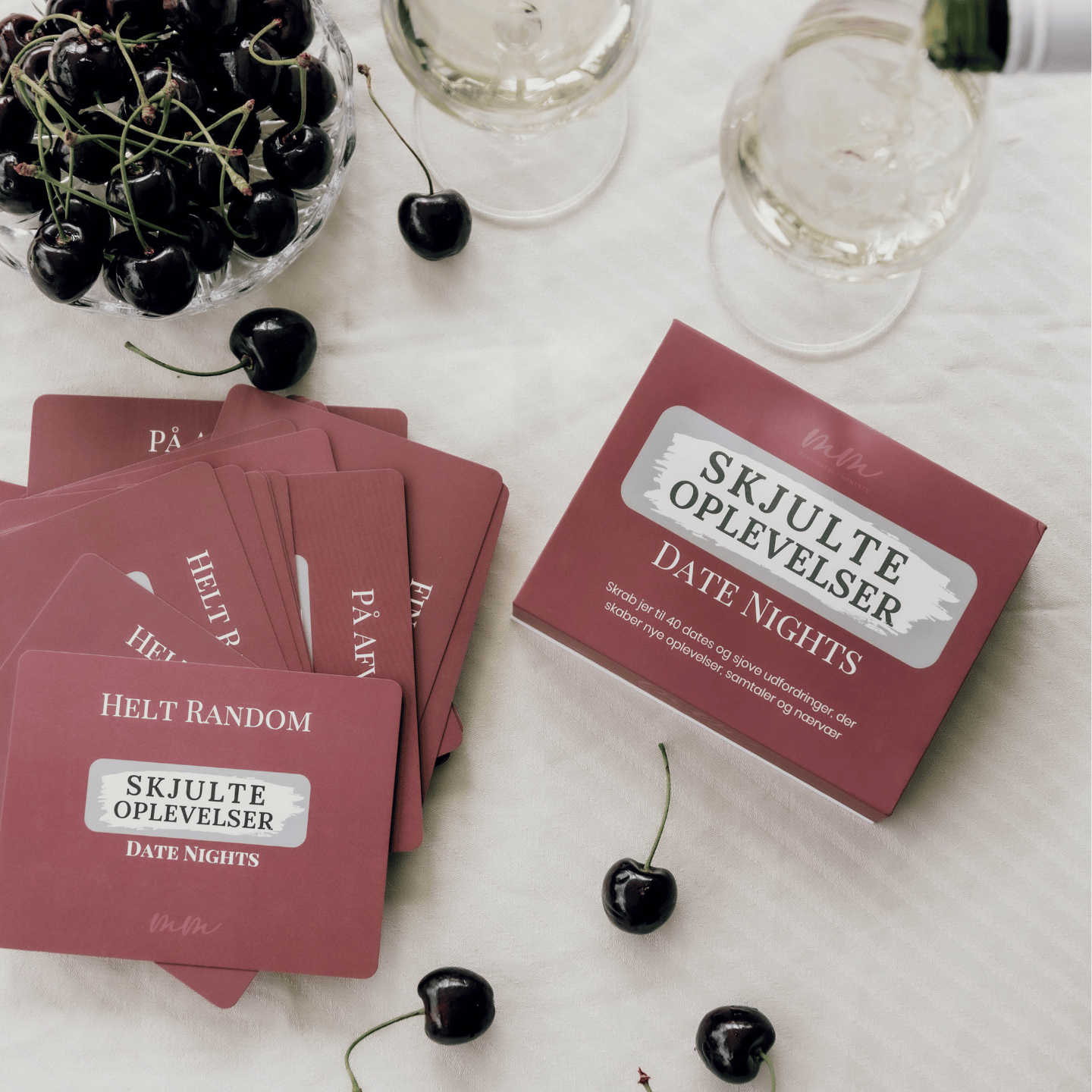 SkjulteOplevelser™ Date Nights – det orginale skrab en date kortspil med romantiske og sjove oplevelser til par